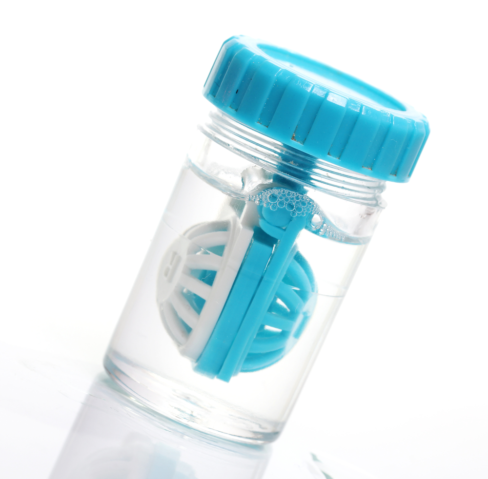 hydrogen peroxide-based cleaning system contact lens case